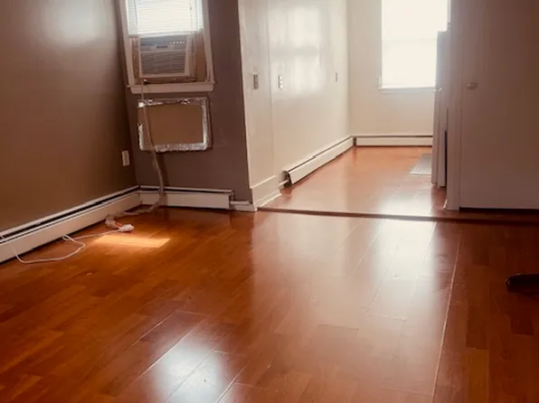 221 Sip Avenue image 4 of 5