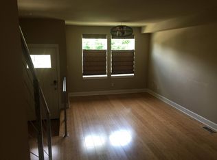 2685 SW Sylvan Heights Dr, Seattle, WA 98106