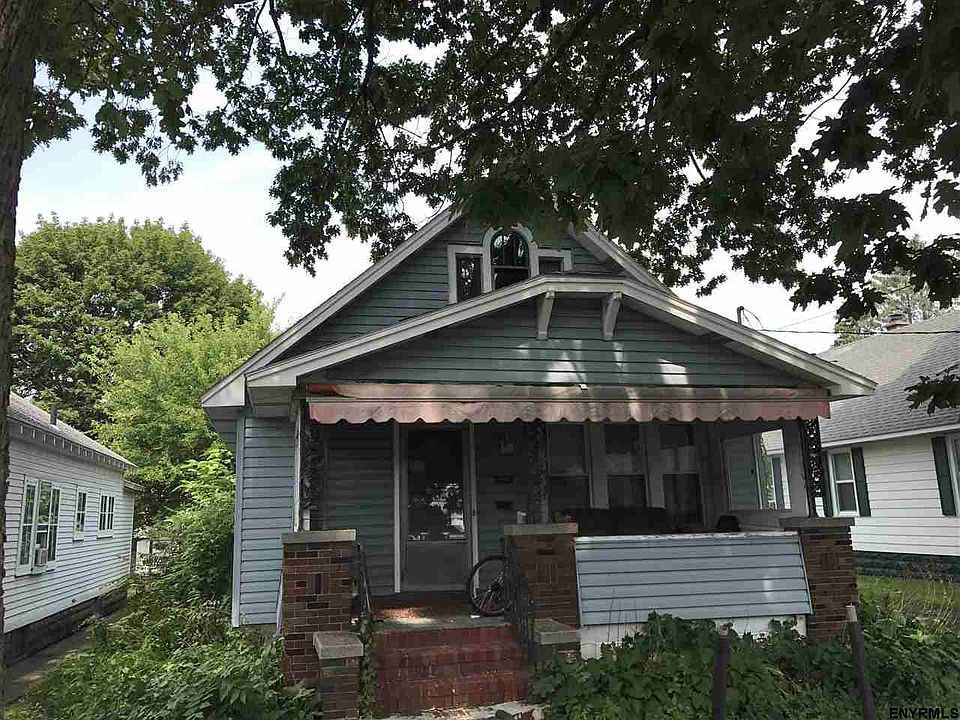 2nd image of 1545 Woolsey St