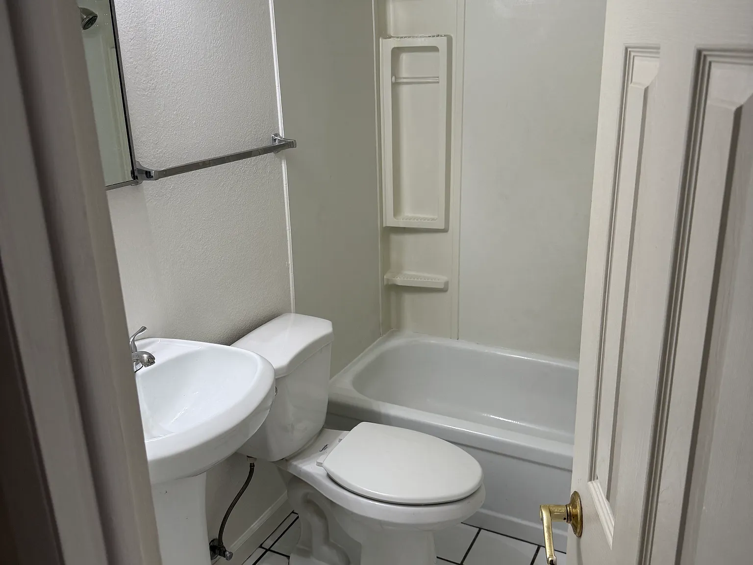 1 bed, $950 — Photo 1