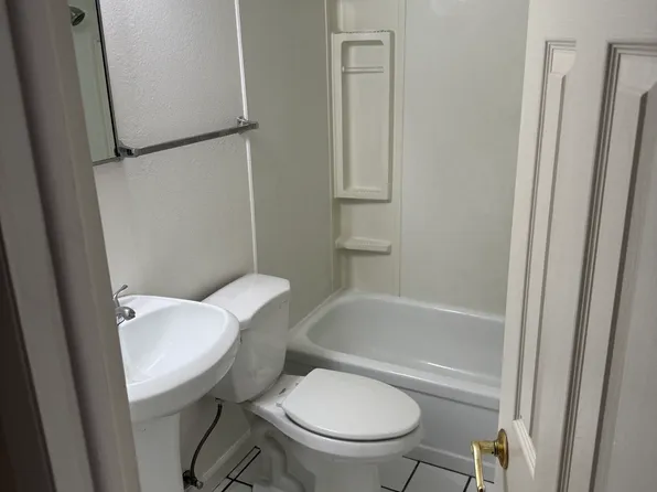 1152 York St APT D, Denver, CO 80206