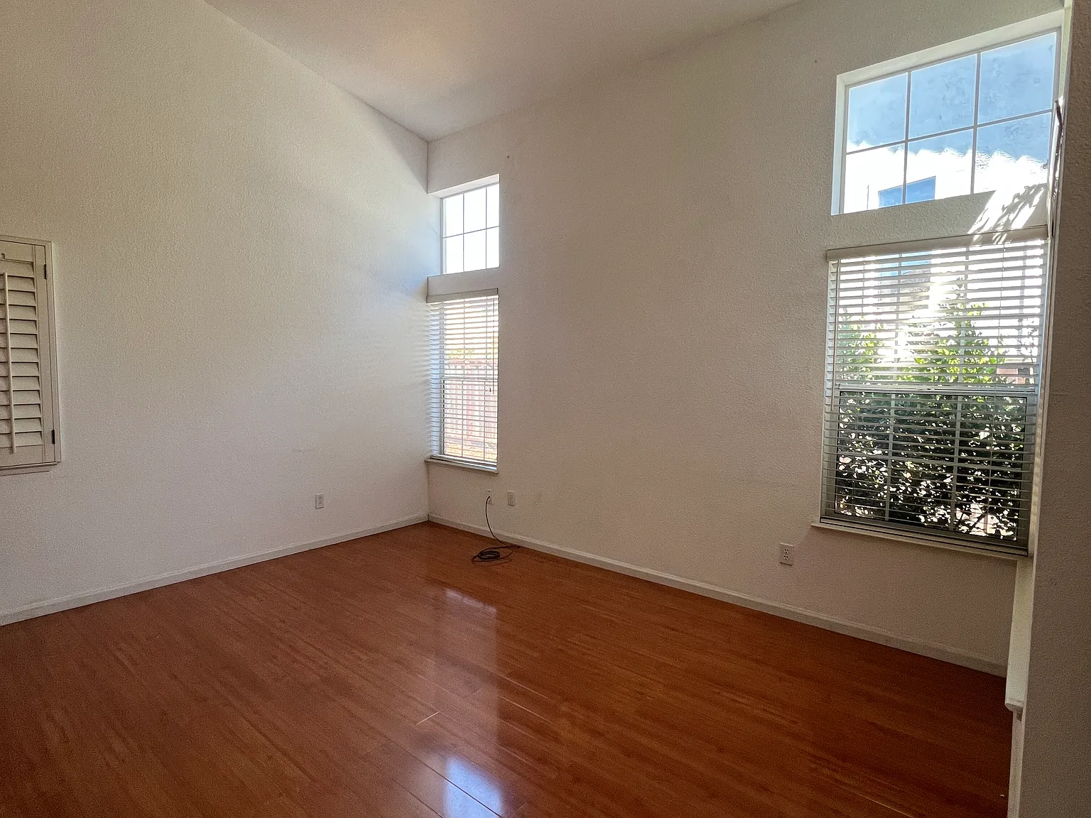 3 bed, 1889 sqft, $4,100 — Photo 4