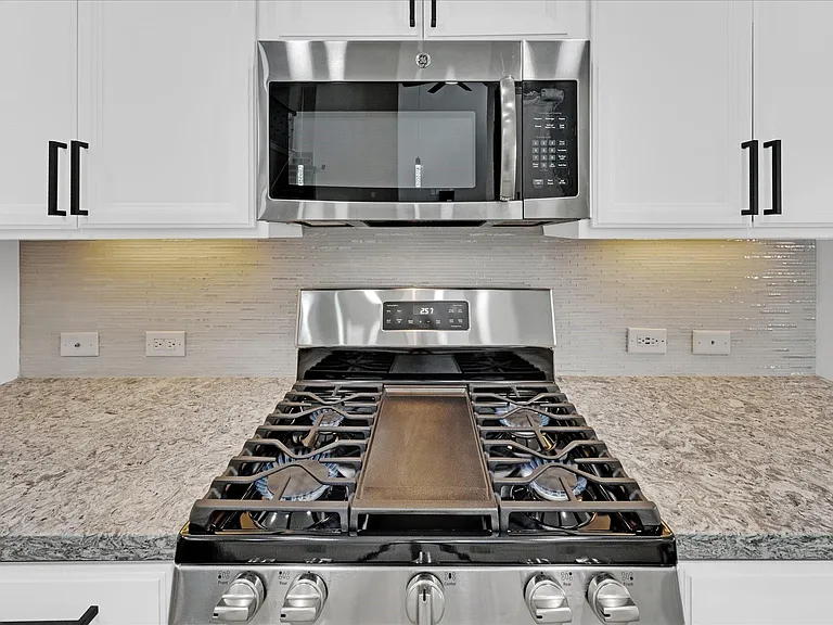 3834 Supremes Trl — Photo 17