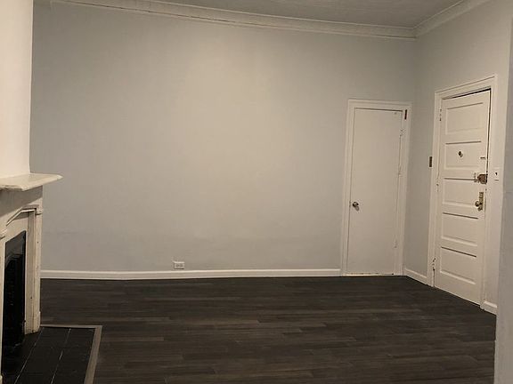 4th image of 117 E 15th St APT 4