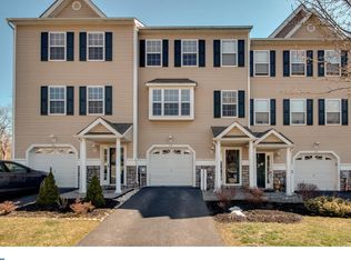 34 Hoag Ln, Aston, PA 19014