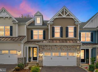 7 White Field Ct, Ambler, PA 19002