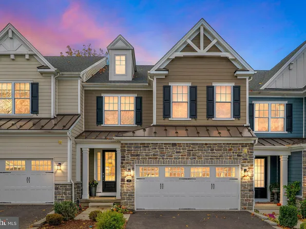 7 White Field Ct, Ambler, PA 19002