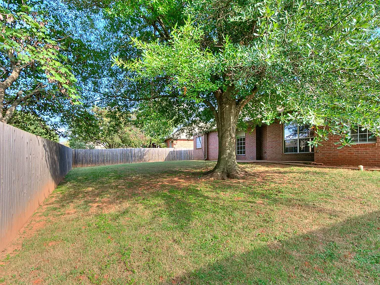 2913 Daybreak Dr — Photo 52