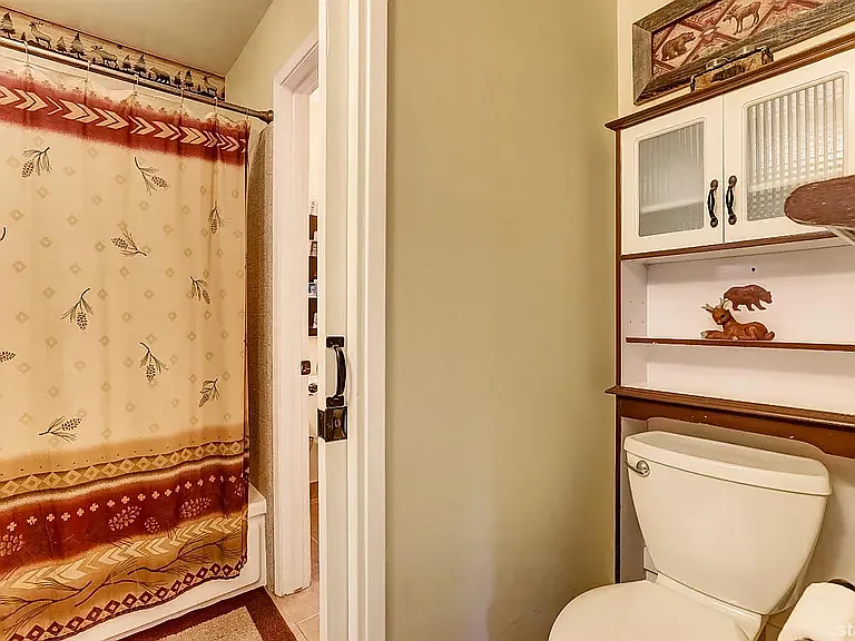 764 Wentworth Ln — Photo 10