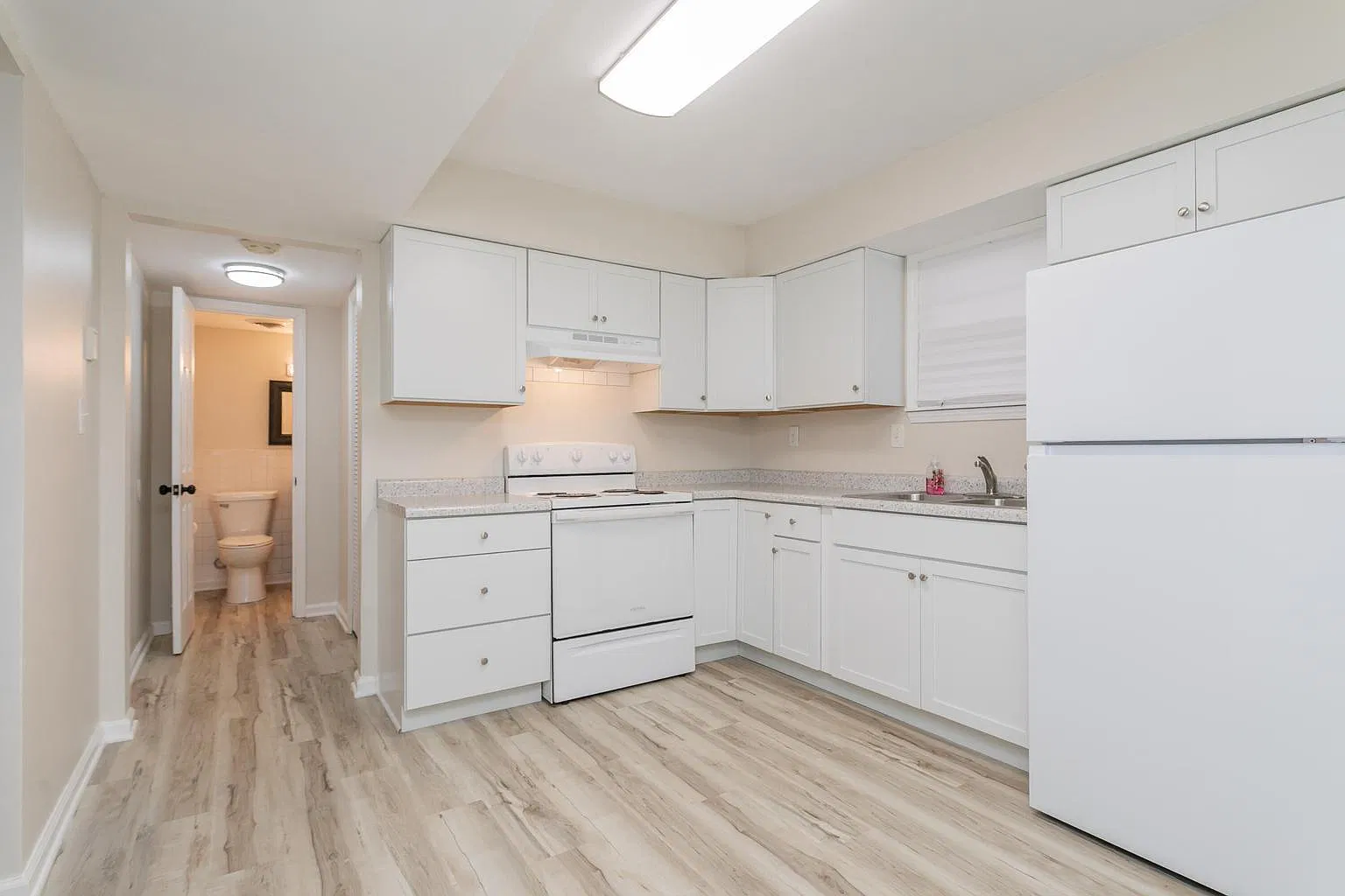 3 bed, 1.5 bath, $1,350 — Photo 2