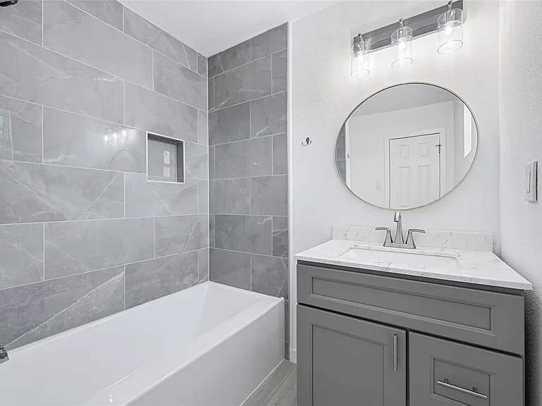 5718 Eskridge St #6 — Photo 6