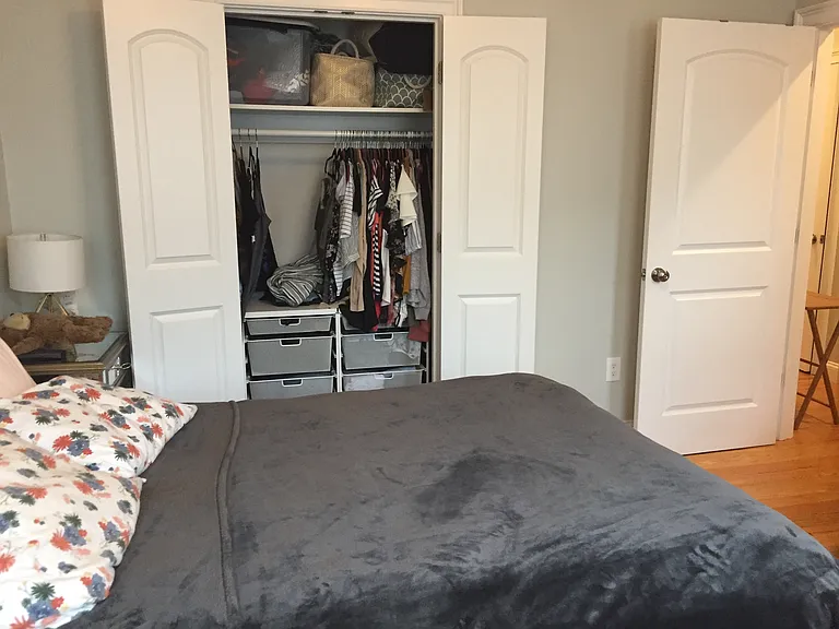 300 Maverick St #1 — Photo 15