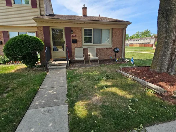 9700 Pine St, Taylor, MI 48180