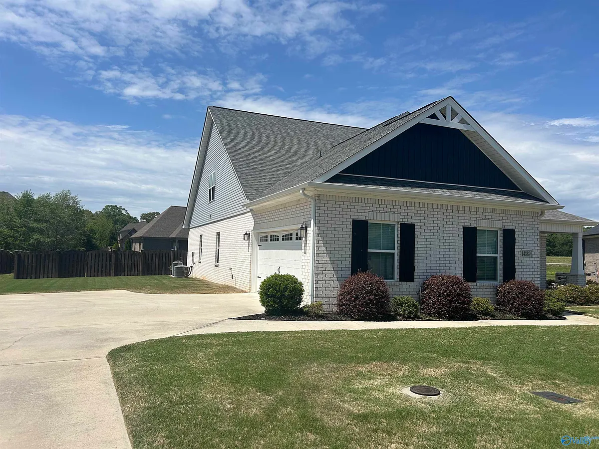 Building Photo - 14889 Imperial Dr