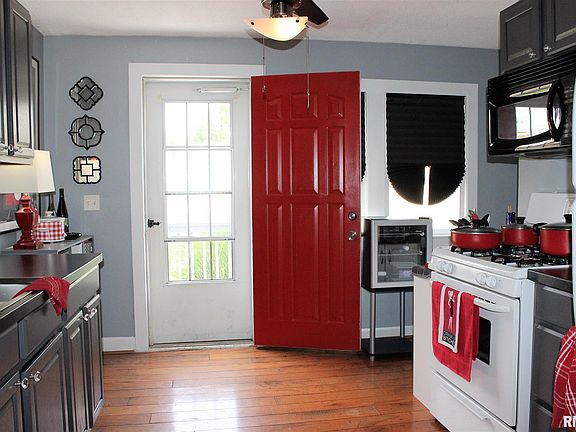 3rd image of 2339 31st St