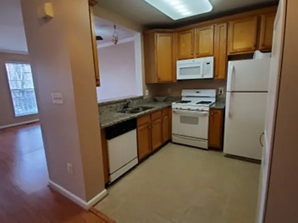 1605 Potomac Greens Dr #A, Alexandria, VA 22314