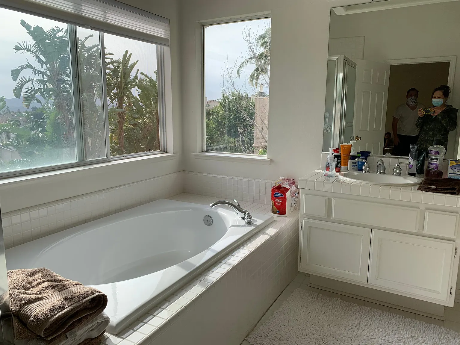 4 bed, 2568 sqft, $4,950 — Photo 4