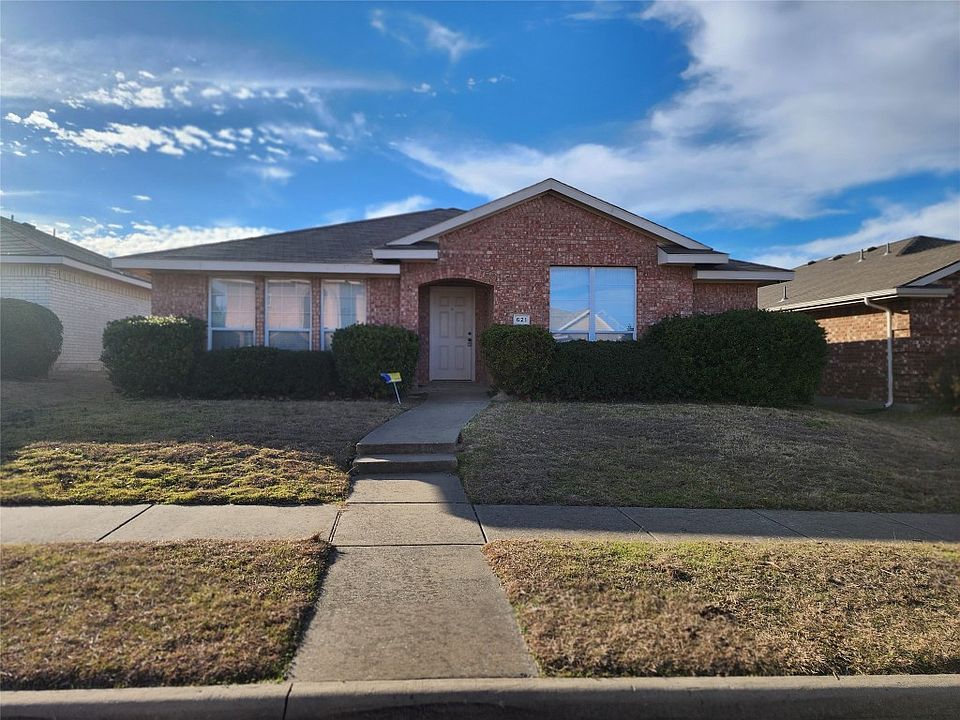 1st image of 621 Canyon Pl
