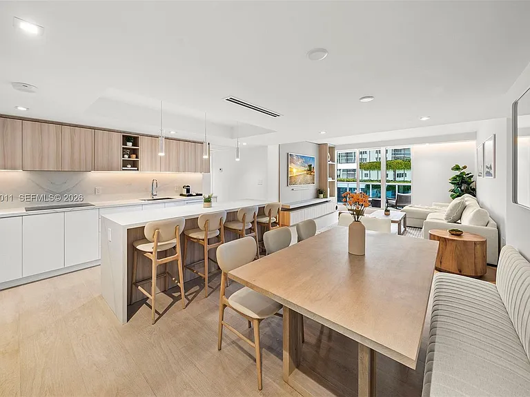 2301 Collins Ave #630 — Photo 16