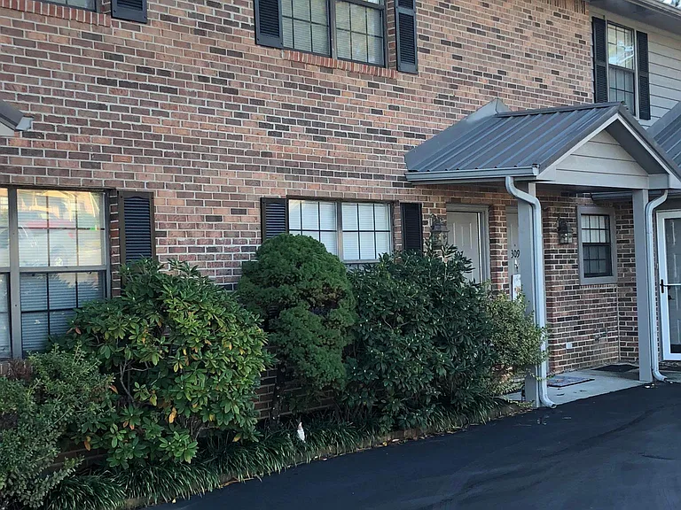 701 Pine Ridge Dr #701 — Photo 5