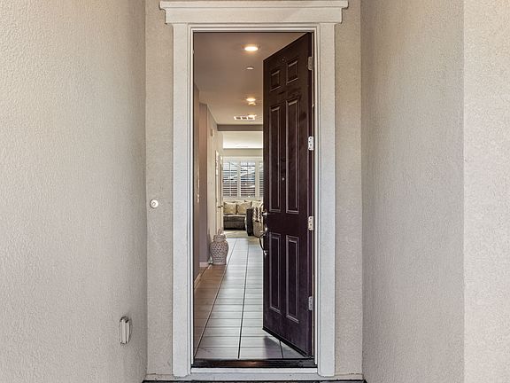 3rd image of 1674 Avocet Dr