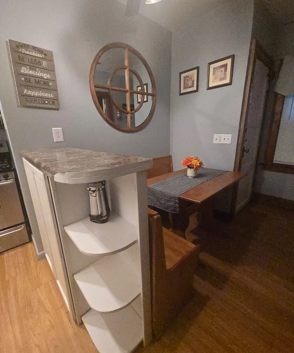 3 bed, 1000 sqft, $2,000 — Photo 1