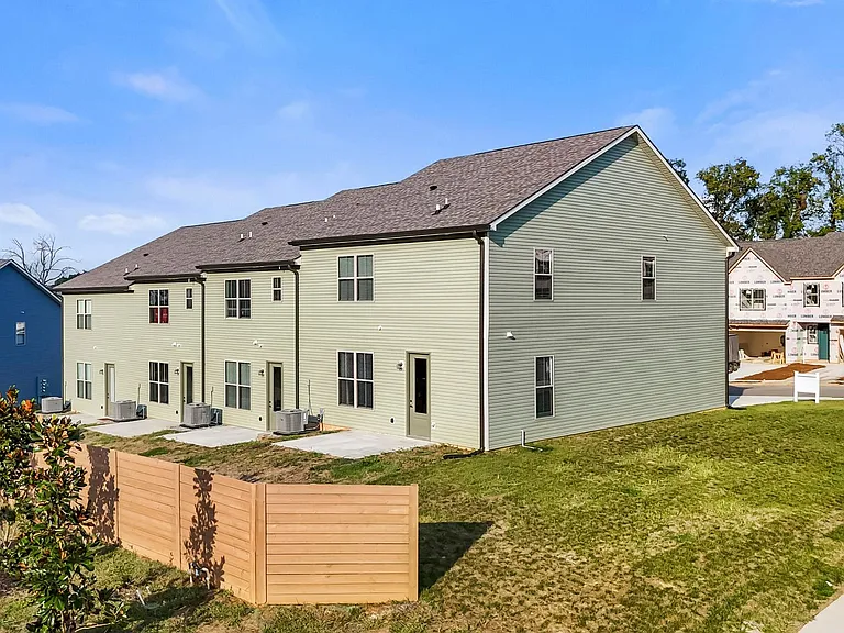 1708 Bennett Village Dr — Photo 12