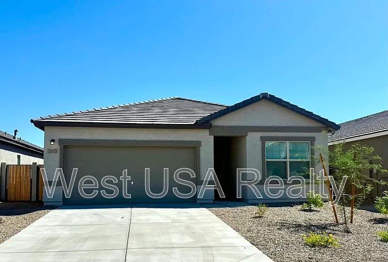 4 bed, 3.0 bath, 1912 sqft, $2,299 — Photo 1