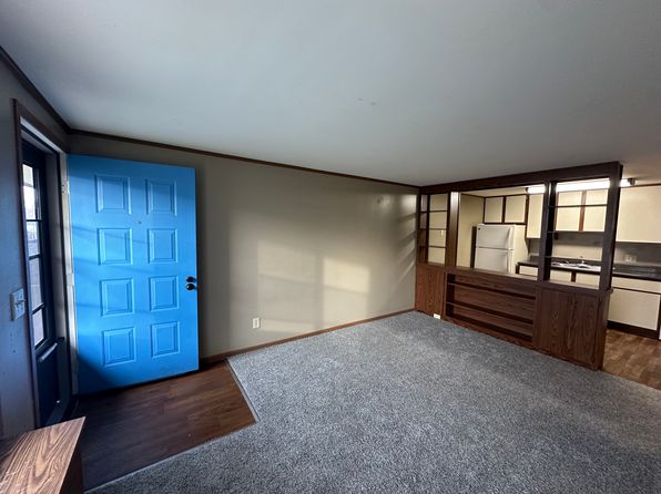555 Salem Dr