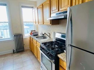 30-72 44th St #1L, Astoria, NY 11103