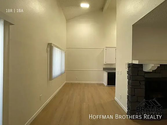 4th image of 13349 Victory Blvd #107