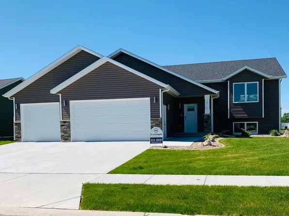 3818 Leighton Dr, Bismarck, ND 58504