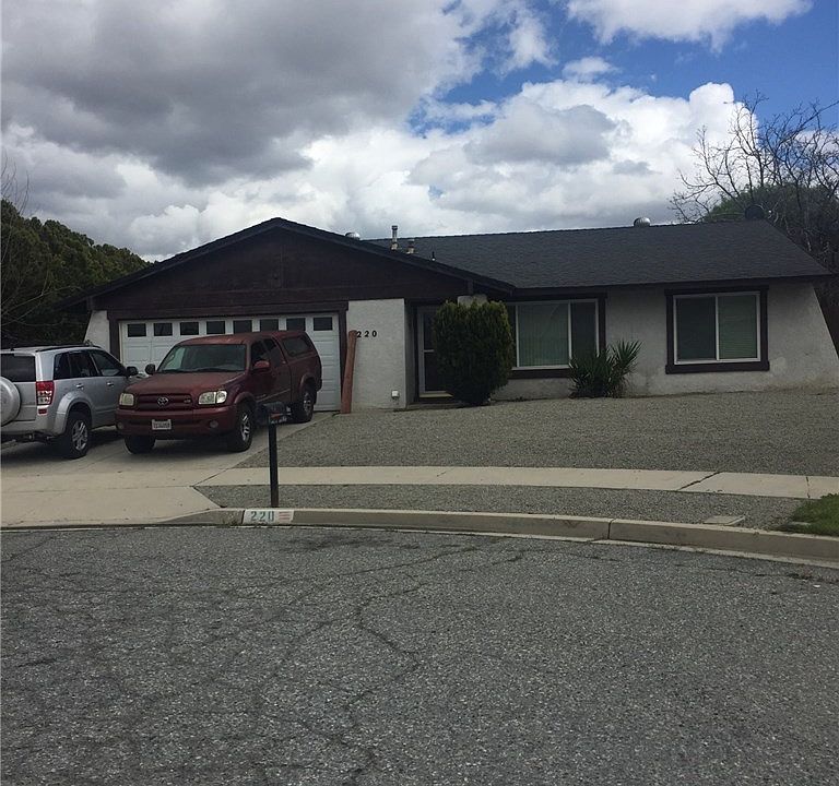 1st image of 220 Eastwood Pl