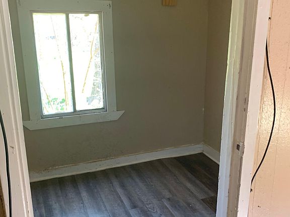 4th image of 2825 Quinton St