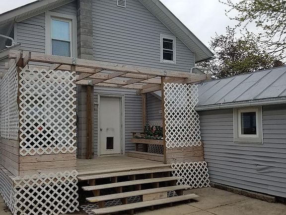 3rd image of 33 W New Haven St