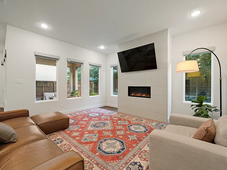 4113 Entrada Way — Photo 3