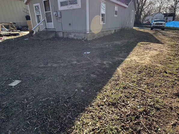 309 W Short St, Clinton, MO 64735