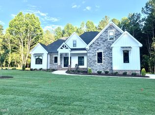 107 Walnut Hall Ct, Selma, NC 27576