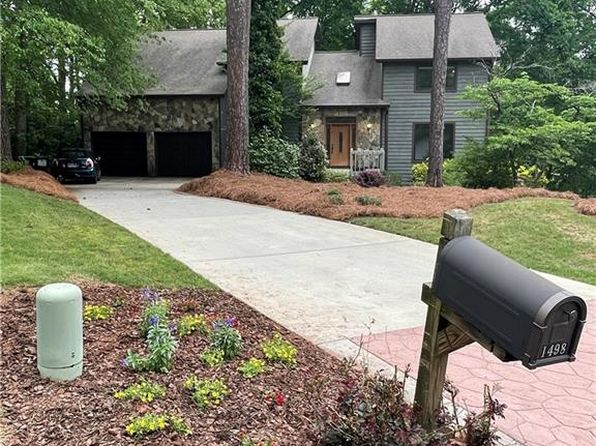 1498 Camp Point Ct NE, Roswell, GA 30075