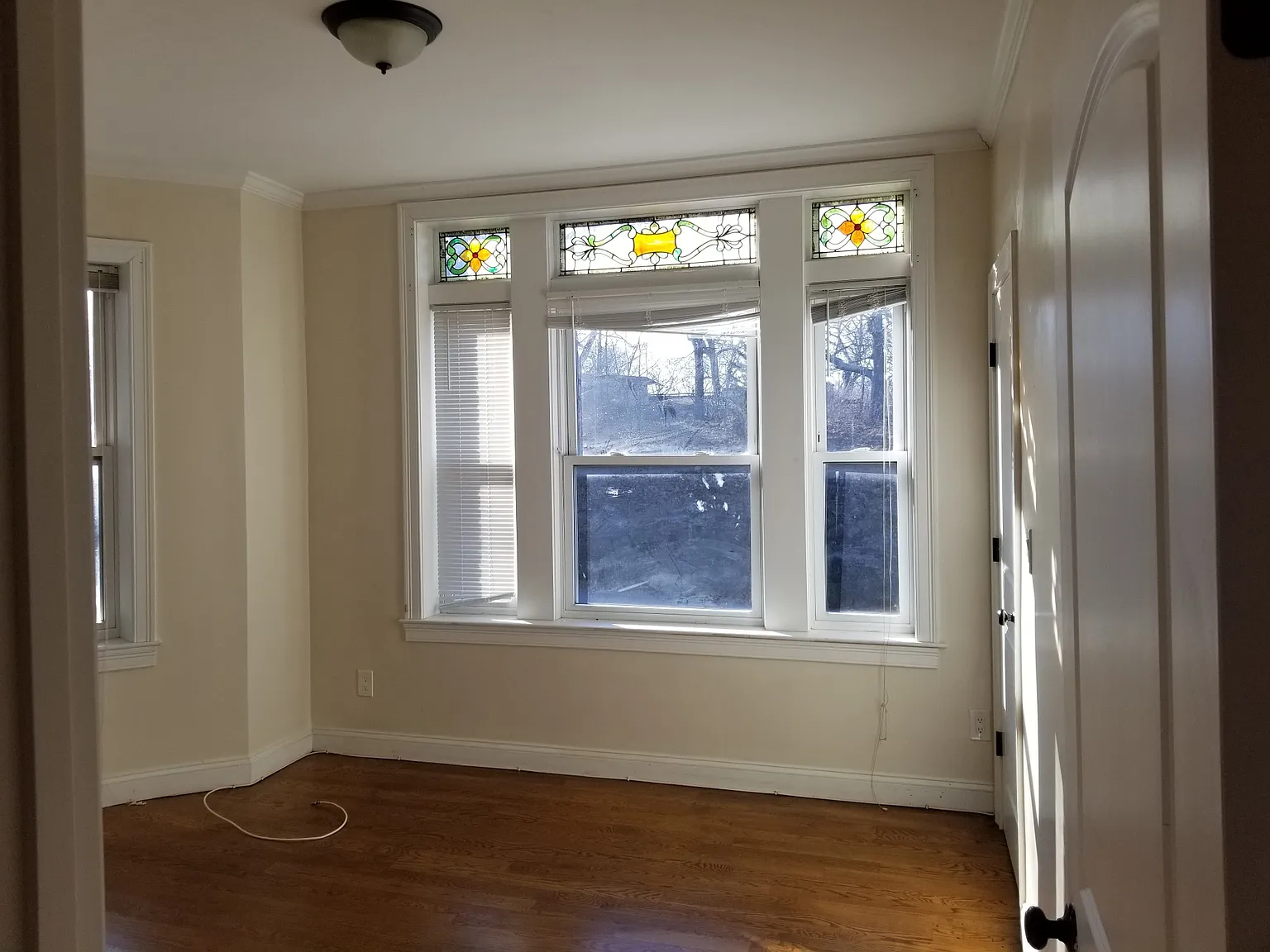 3 bed, 800 sqft, $3,200 — Photo 4
