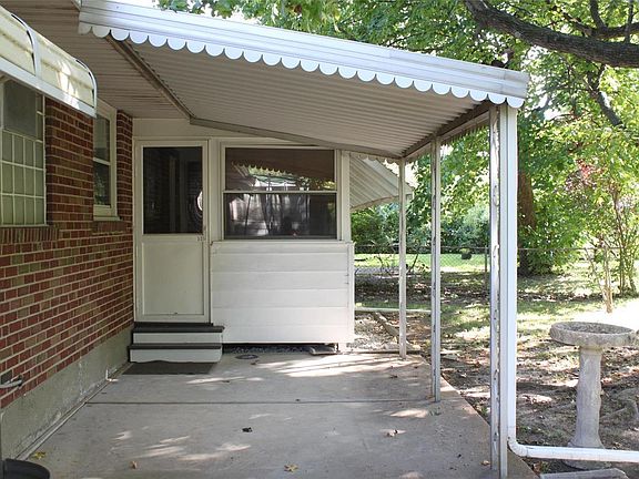 3rd image of 317 Kirk Dr