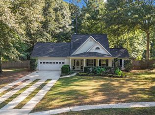 692 Willow Dell Dr, Senoia, GA 30276