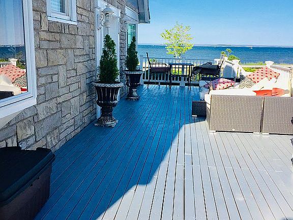 Large deck amazing views