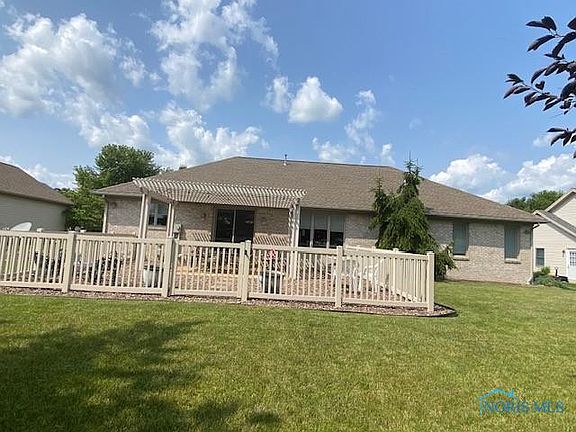 4th image of 690 Parkside Dr