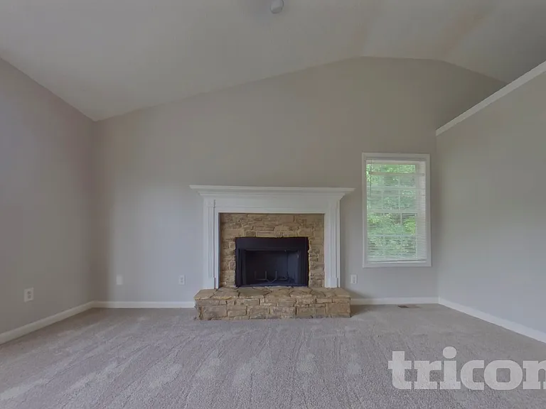 241 W Fork Way — Photo 3