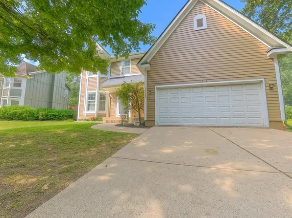 15118 Outlook St, Overland Park, KS 66223