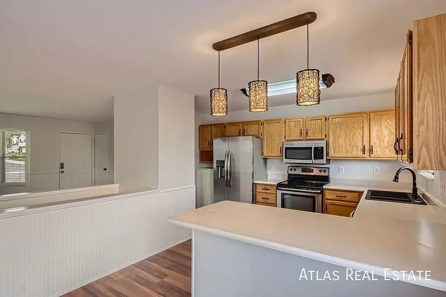 Available September 11th!! Pet Friendly!! Updated 4 Bed/3 Bath House W/ Finished Basement In Beau... — Photo 3