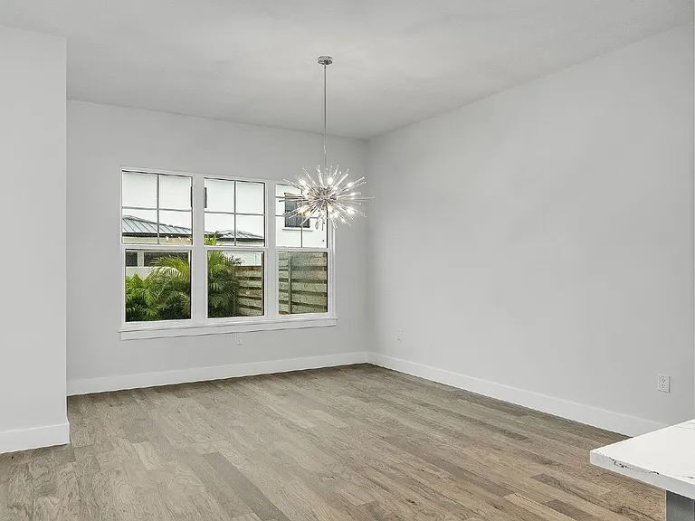 111 Watson Dr — Photo 16
