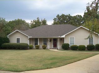 1304 Michael Cir, Tupelo, MS 38801