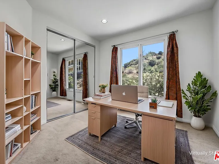 6852 Woody Trl — Photo 23